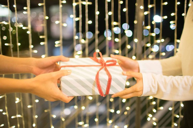 Image d'illustration de l'article : Noël : faut-il offrir des cadeaux à ses employés ? 