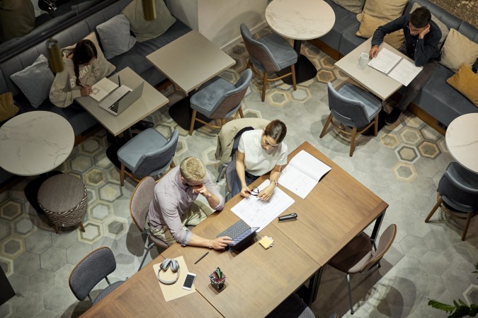 Image d'illustration de l'article : Qui utilise les espaces de coworking ?