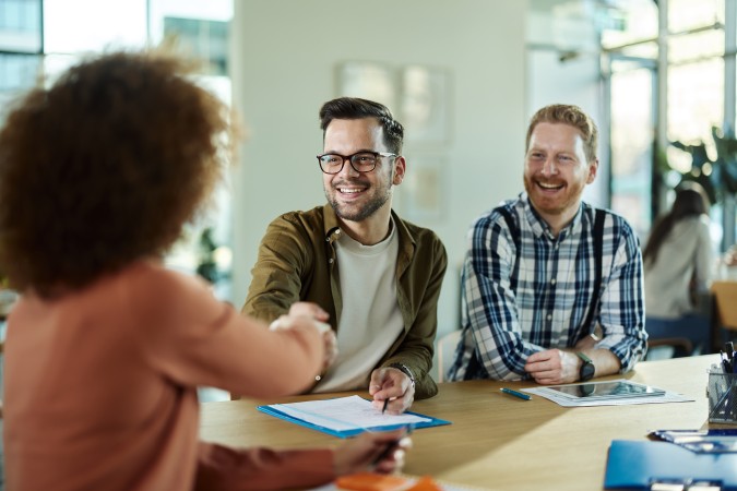 Image d'illustration de l'article : Comment s’intégrer en tant que salarié porté dans une entreprise cliente ?