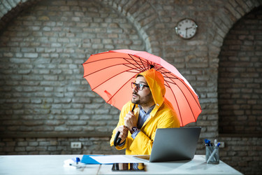 Image d'illustration de l'article : Pluie, froid... Hiver es-tu encore là ? Quand le mauvais temps affecte vos collaborateurs, soyez leur rayon de soleil !